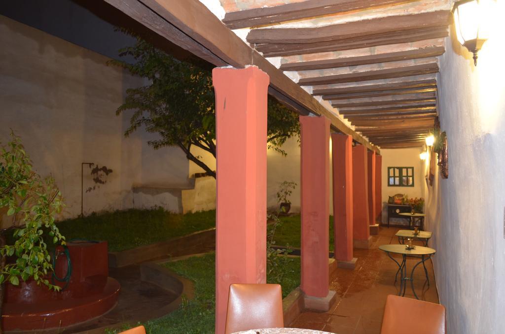 Casa Solariega Hostal B&B Sucre Buitenkant foto
