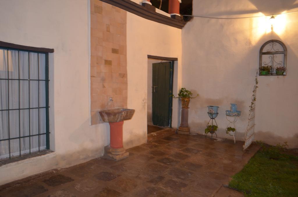 Casa Solariega Hostal B&B Sucre Buitenkant foto